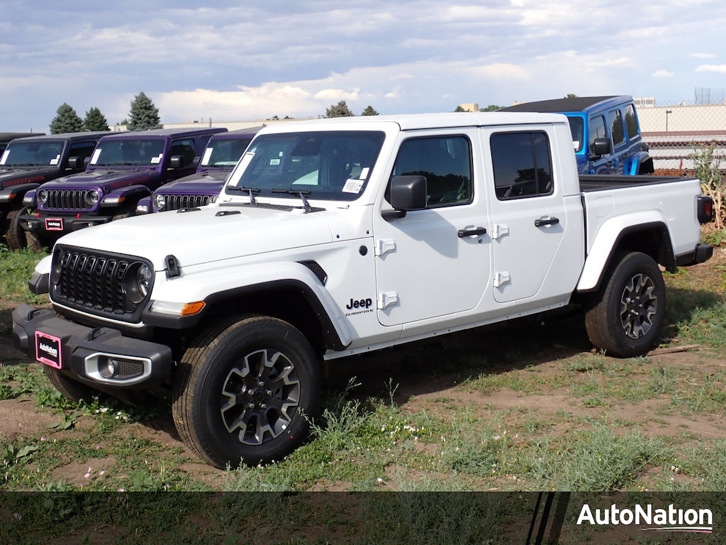 New 2026 Jeep Gladiator Sahara Truck Crew Cab
