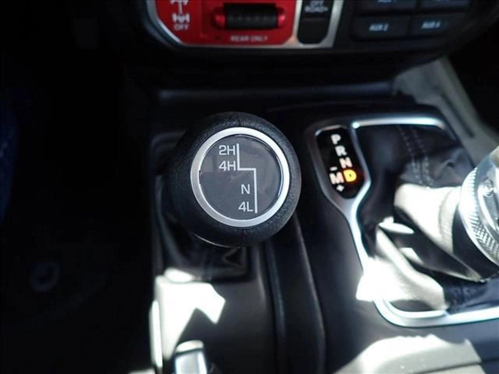 2025 Jeep Gladiator Willys - Photo 20
