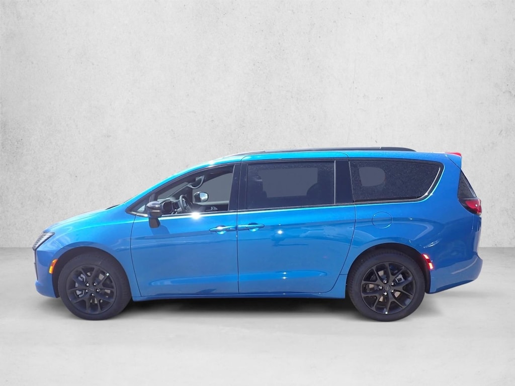New 2027 Chrysler Pacifica Limited Van Passenger Van