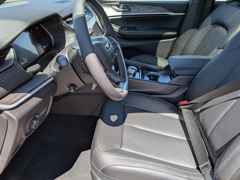 New 2026 Jeep Grand Cherokee L Limited Reserve SUV