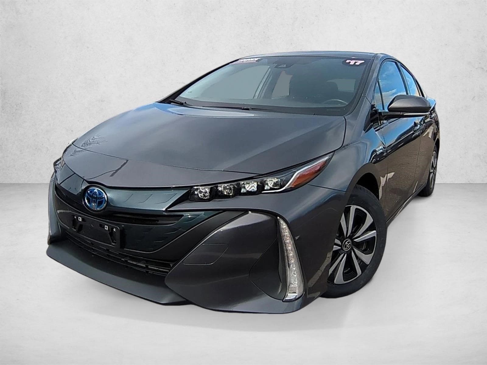 2017 Toyota Prius Prime Plus's photo