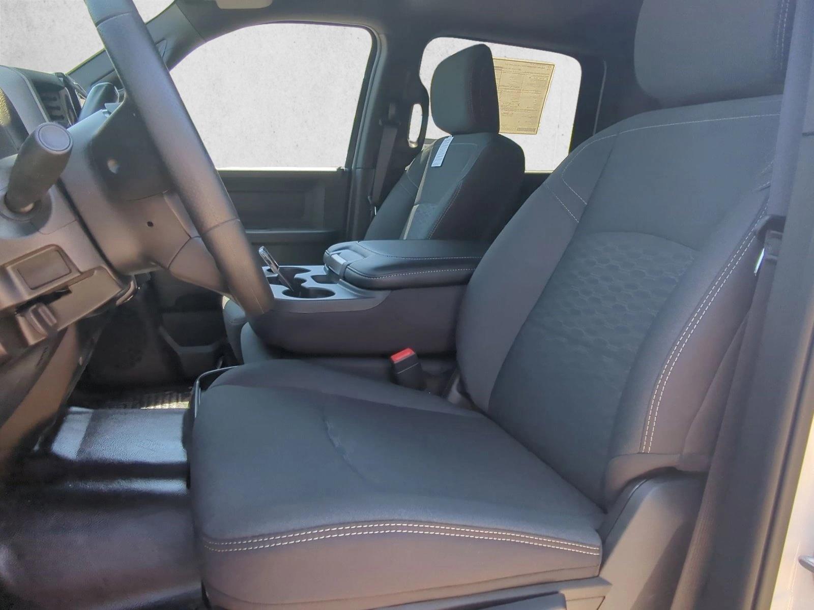 2025 Ram 3500 Tradesman photo 4