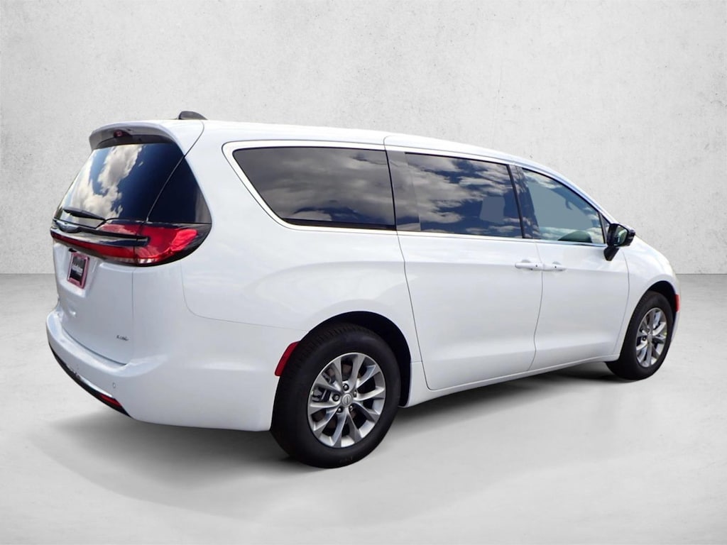 New 2026 Chrysler Pacifica Select Van Passenger Van