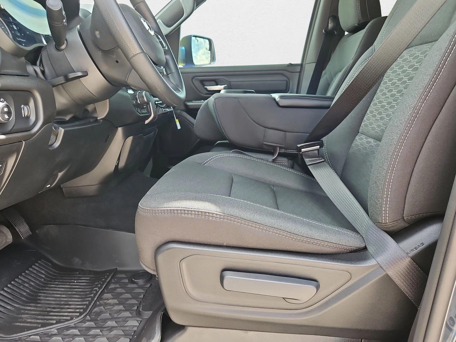 2026 Ram 1500 Warlock photo 4