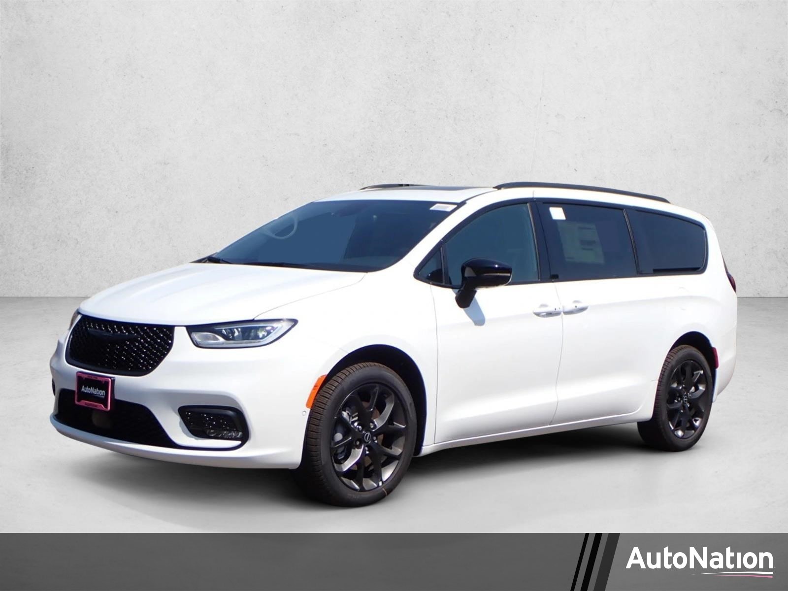 2026 Chrysler Pacifica Limited AWD's photo