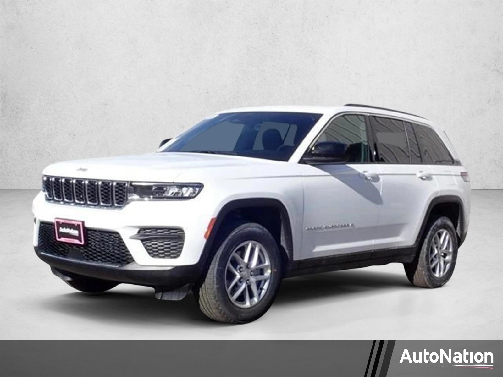 2026 Jeep Grand Cherokee Laredo X 4x4's photo