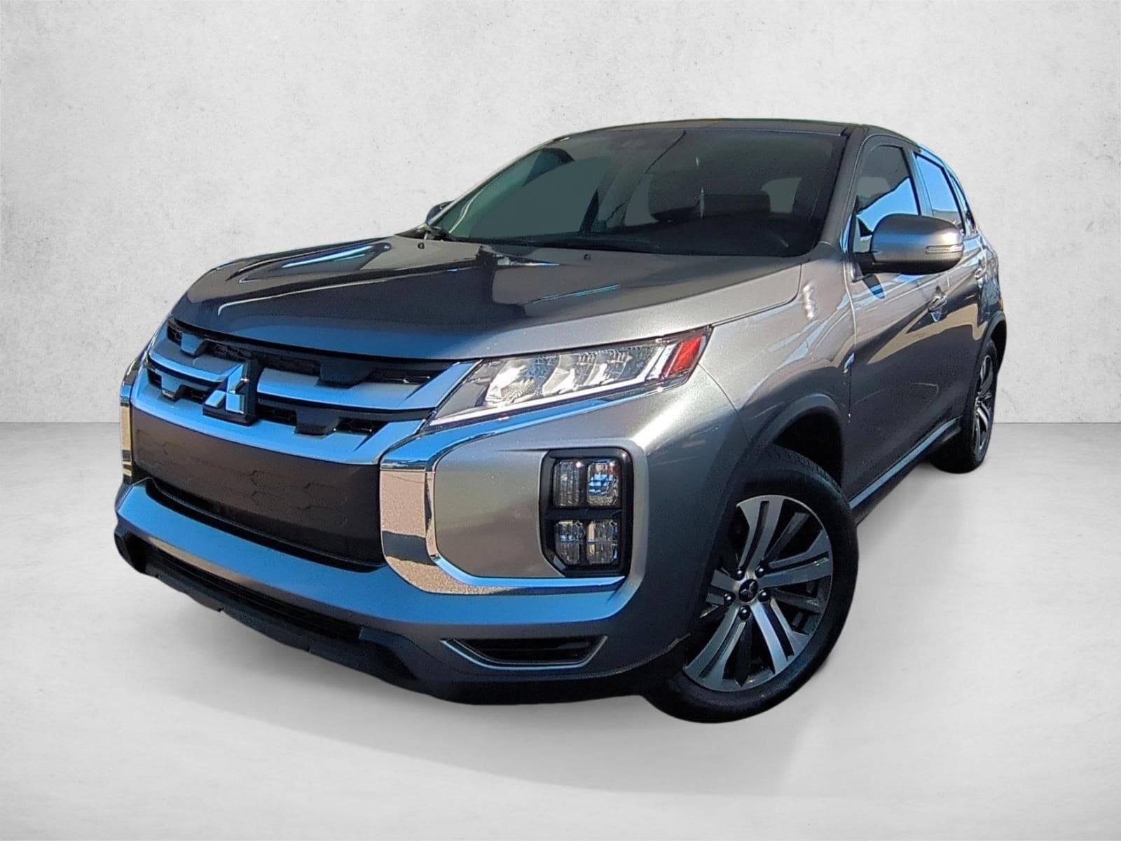 2024 Mitsubishi Outlander Sport SE's photo