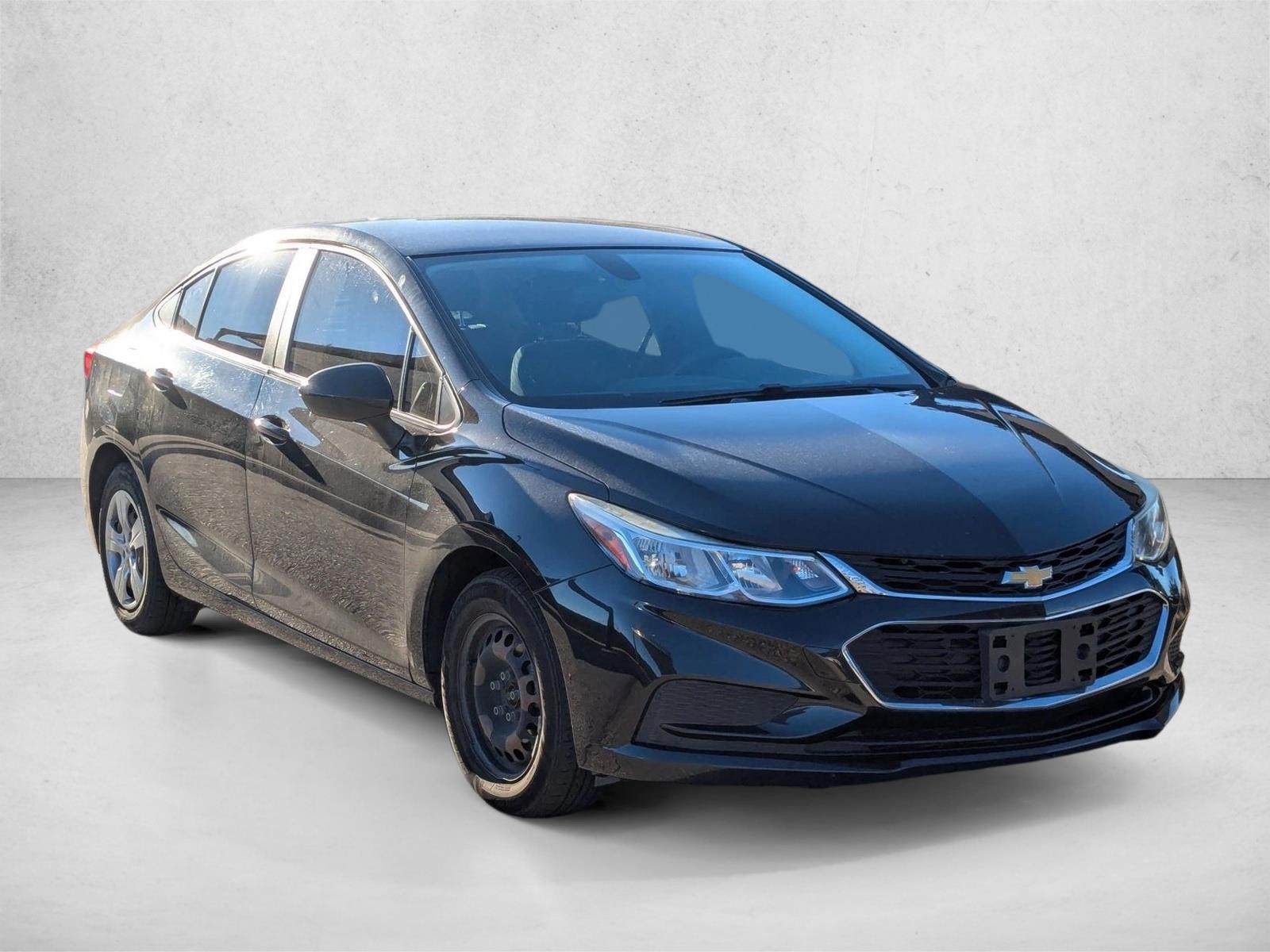 2017 Chevrolet Cruze LS photo 3