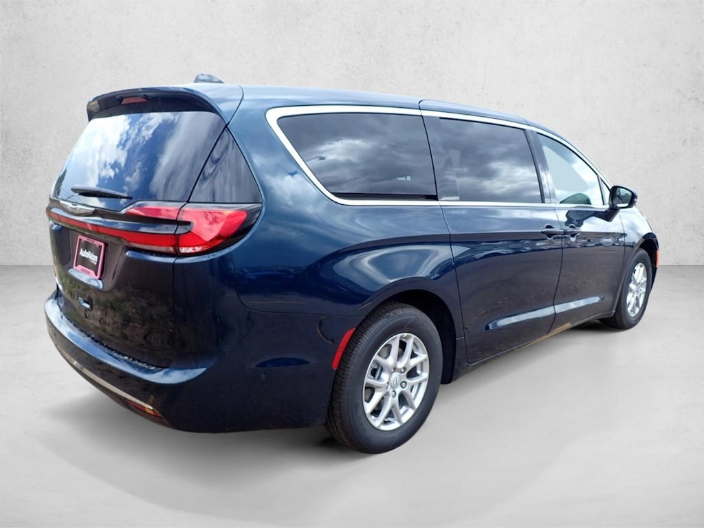 New 2025 Chrysler Pacifica Select Van Passenger Van