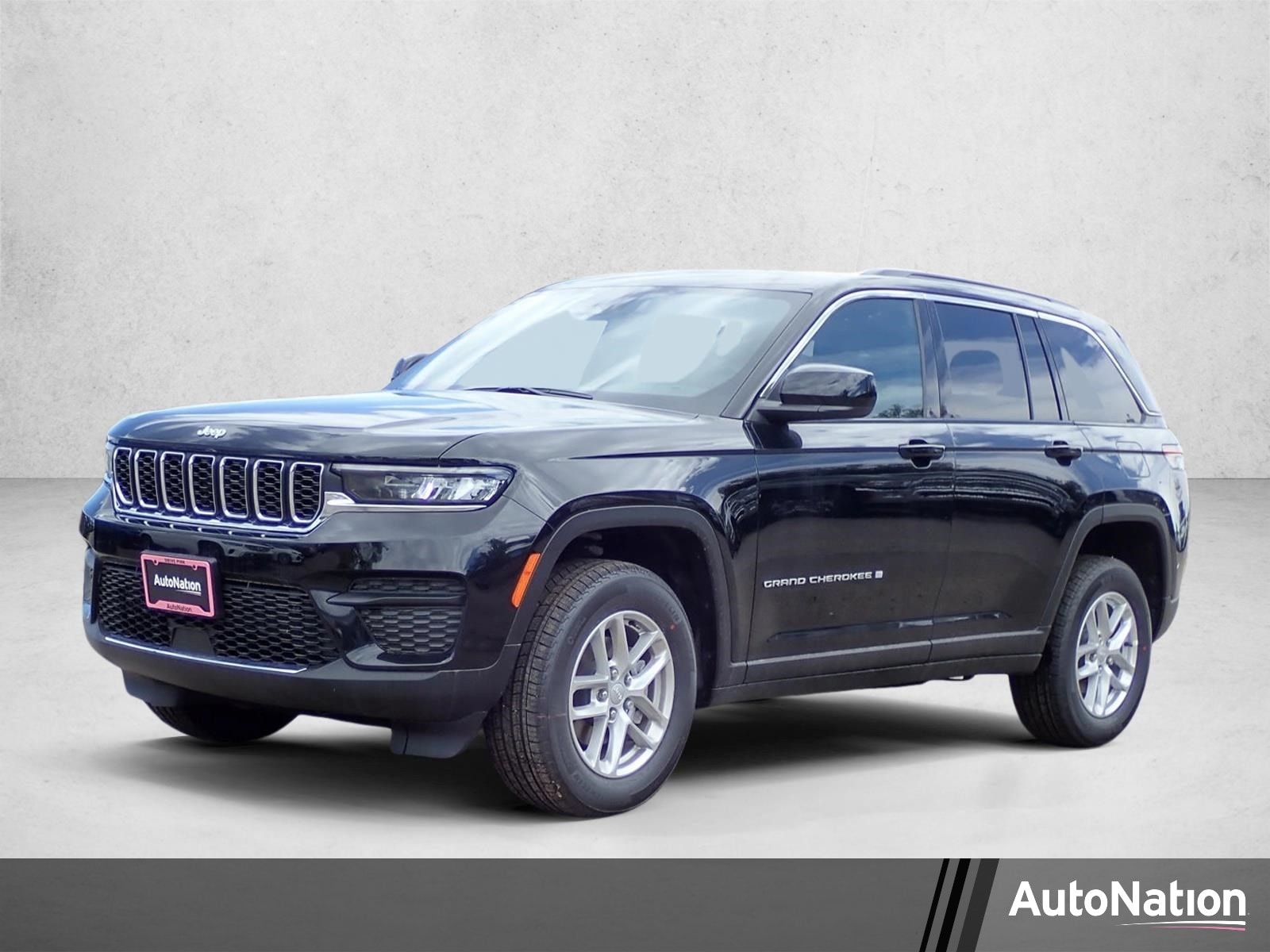 2026 Jeep Grand Cherokee Laredo X 4x4's photo