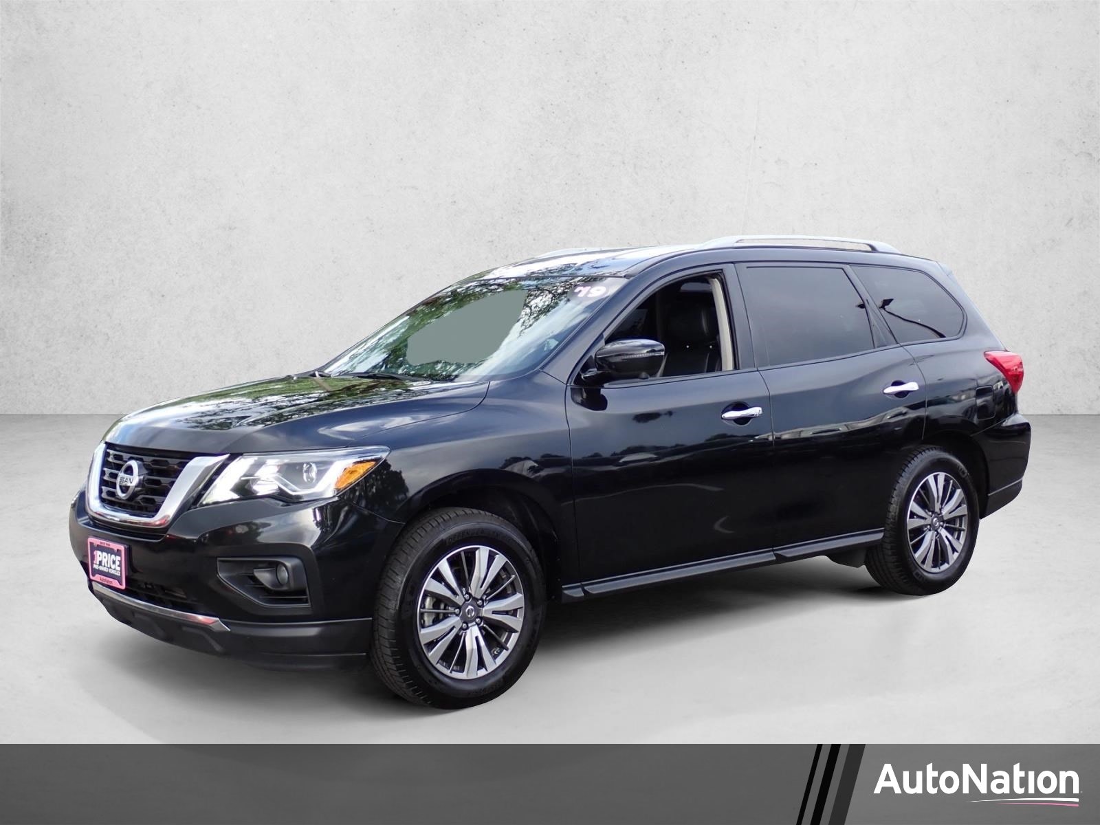 2019 Nissan Pathfinder SL 4WD's photo
