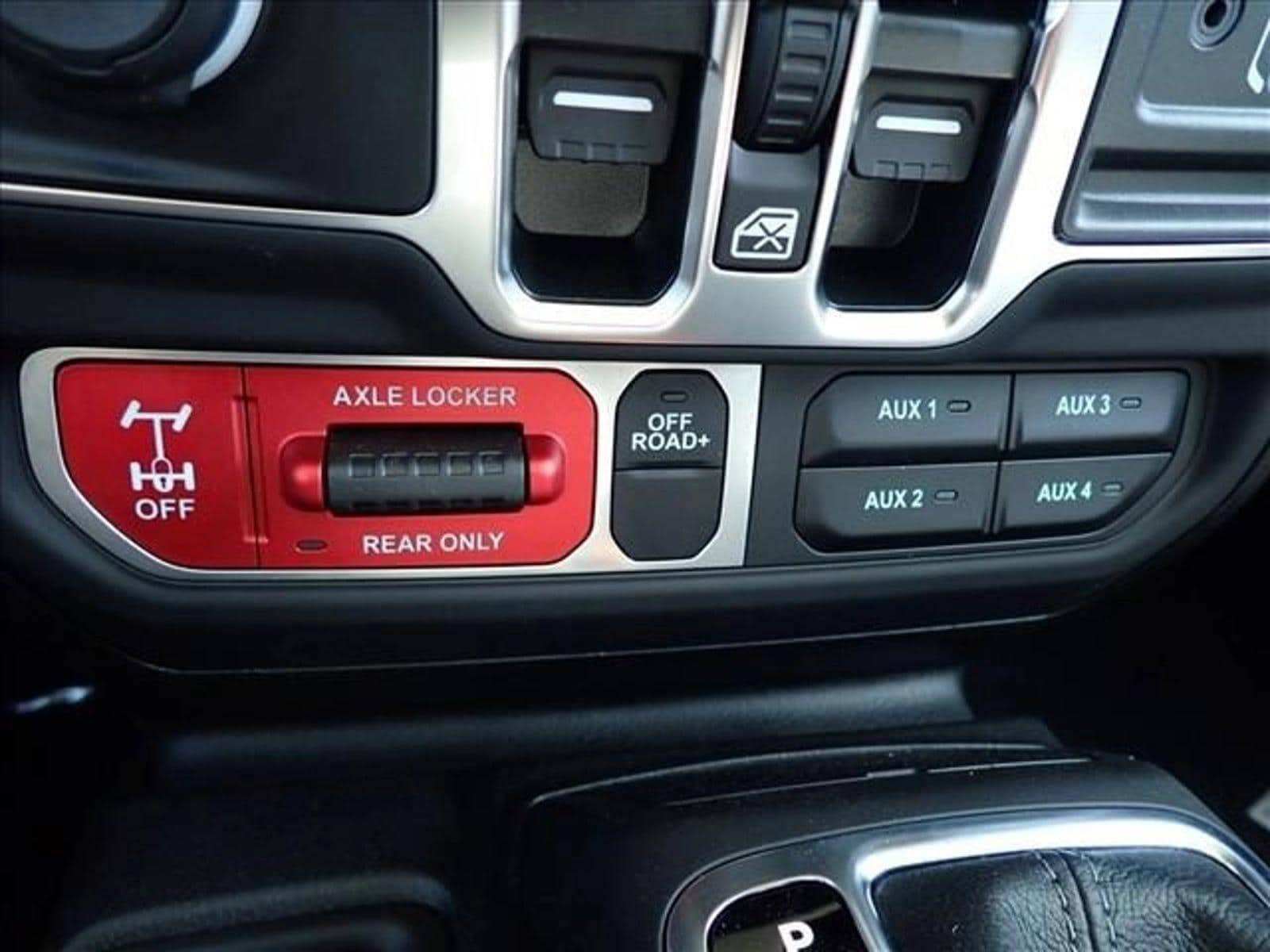 2025 Jeep Gladiator Willys - Photo 18