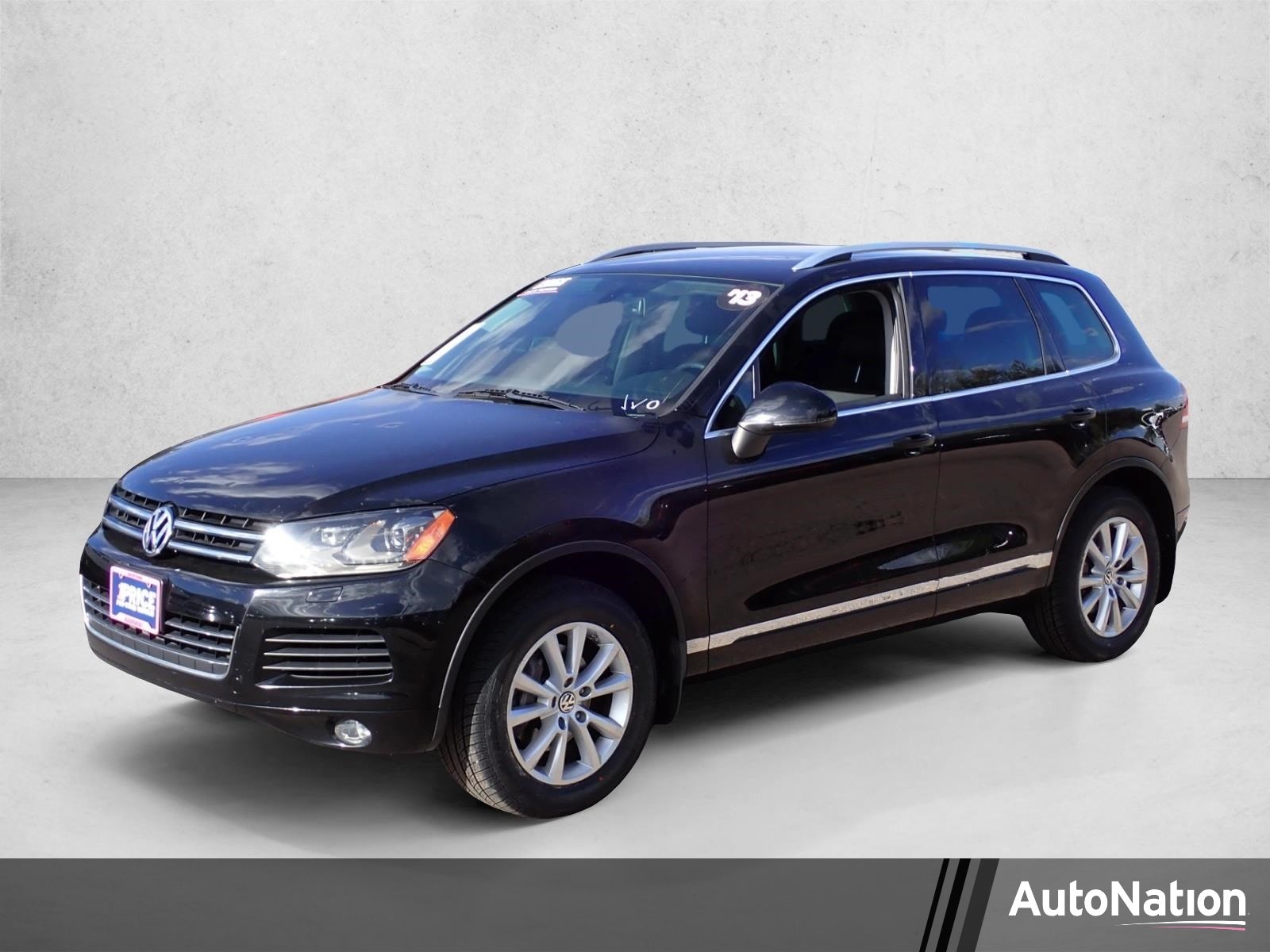 2013 Volkswagen Touareg Sport VR6 w/Navigation's photo