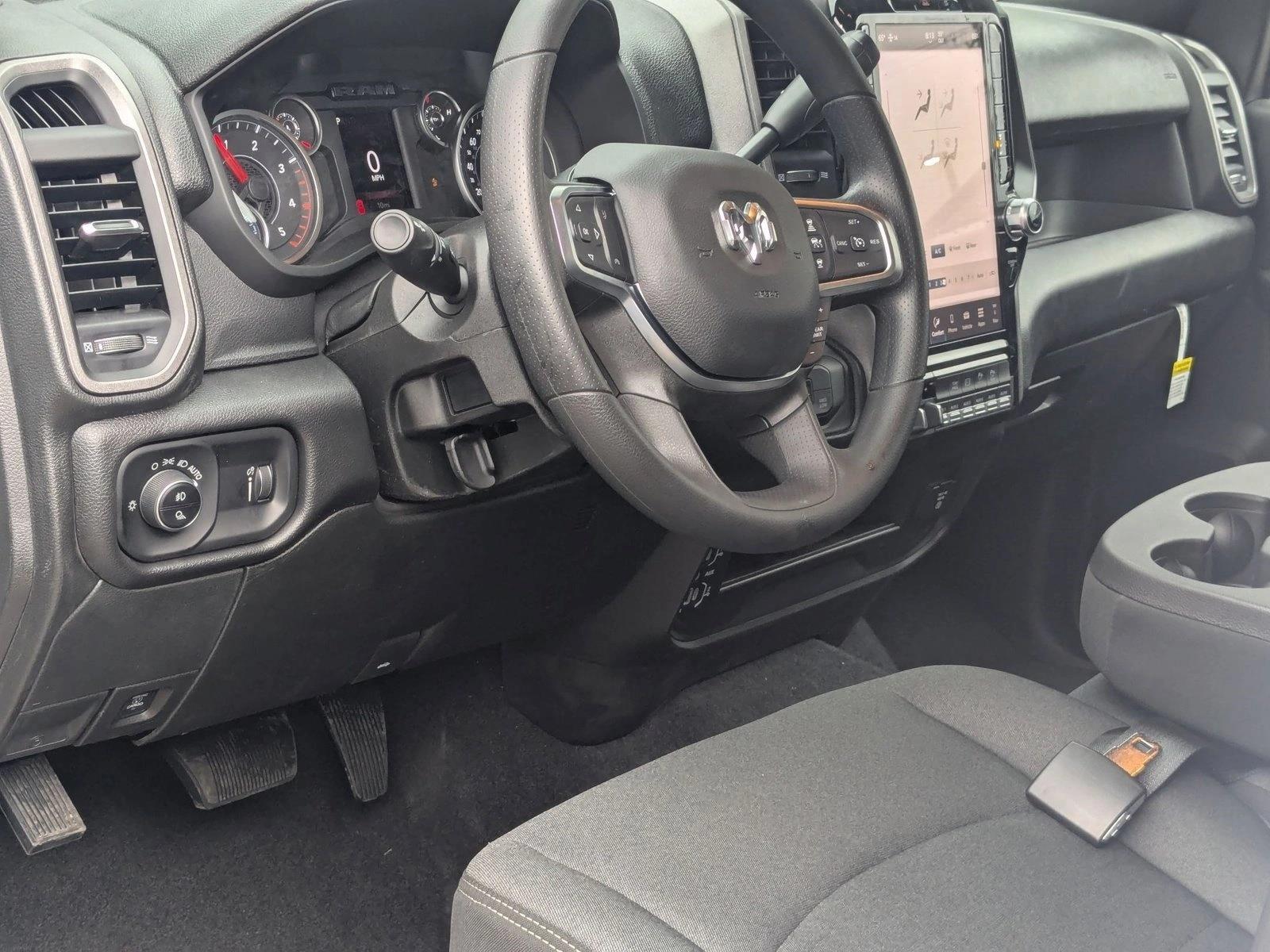 2025 Ram 2500 Tradesman photo 3