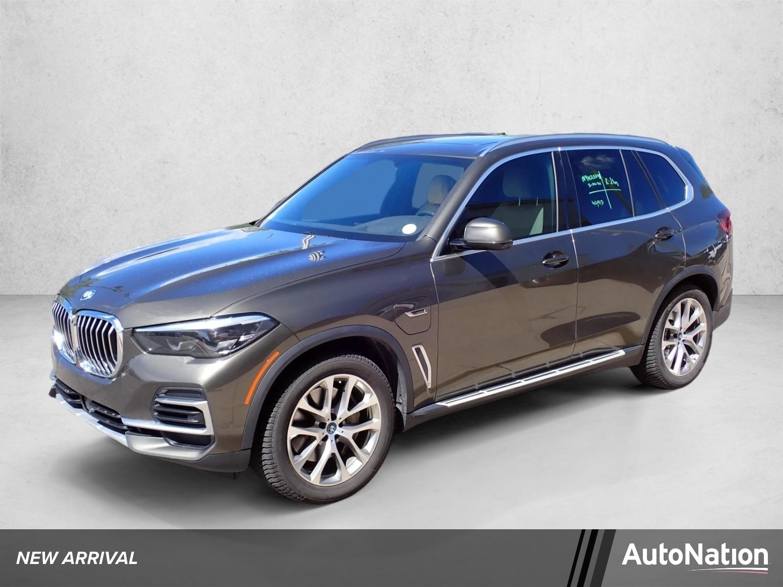 2022 BMW X5 xDrive45e's photo