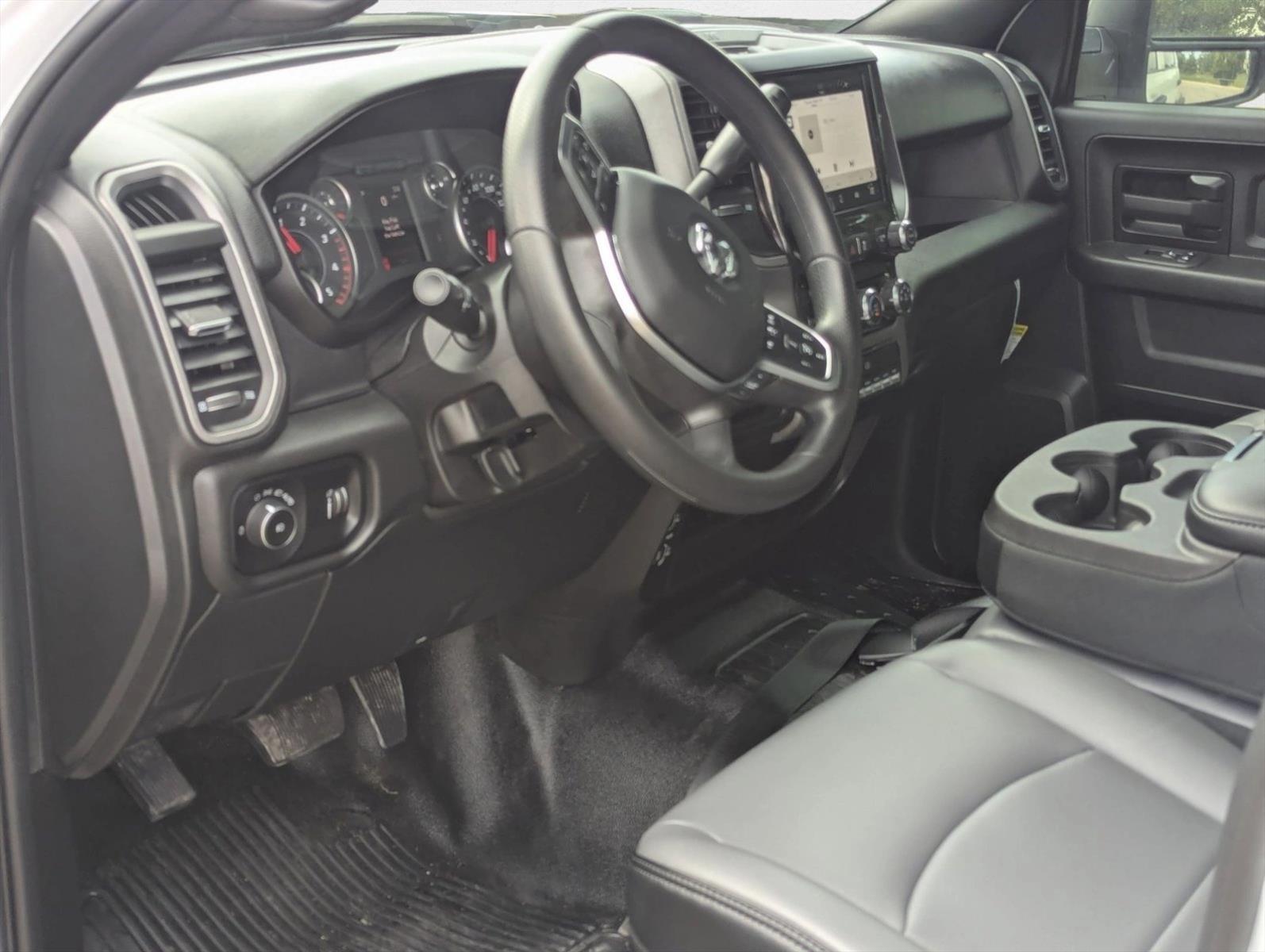 2026 Ram 3500 Tradesman photo 3