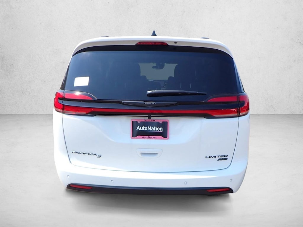 New 2026 Chrysler Pacifica Limited Van Passenger Van