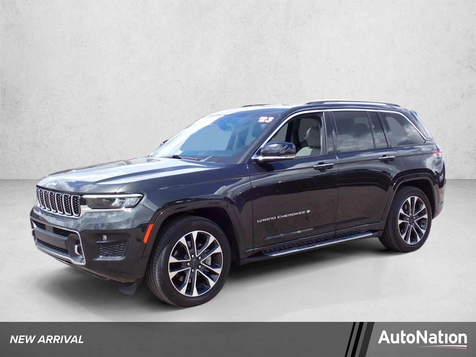 2023 Jeep Grand Cherokee Overland 4x4's photo