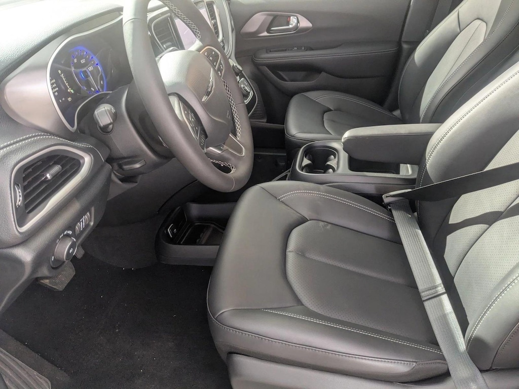 New 2026 Chrysler Pacifica Select Van Passenger Van