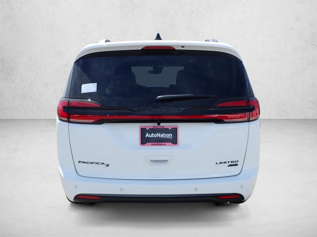 New 2027 Chrysler Pacifica Limited Van Passenger Van