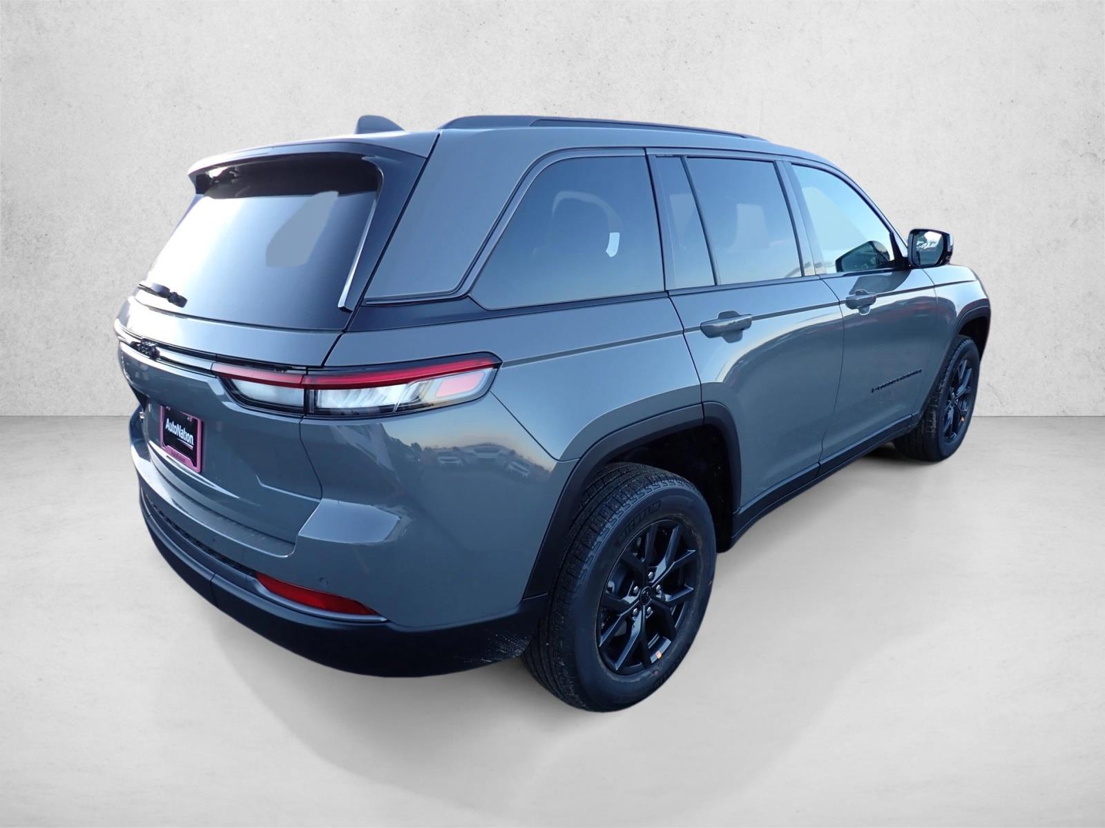 New 2027 Jeep Grand Cherokee Laredo Altitude SUV