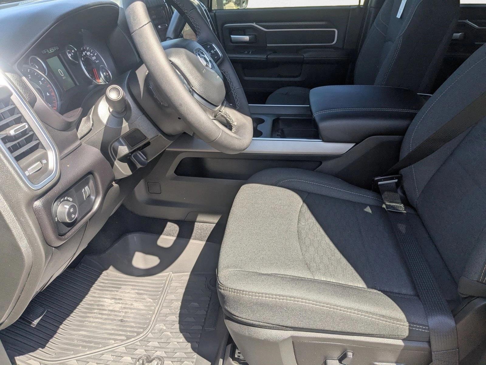 2025 Ram 2500 Big Horn photo 4