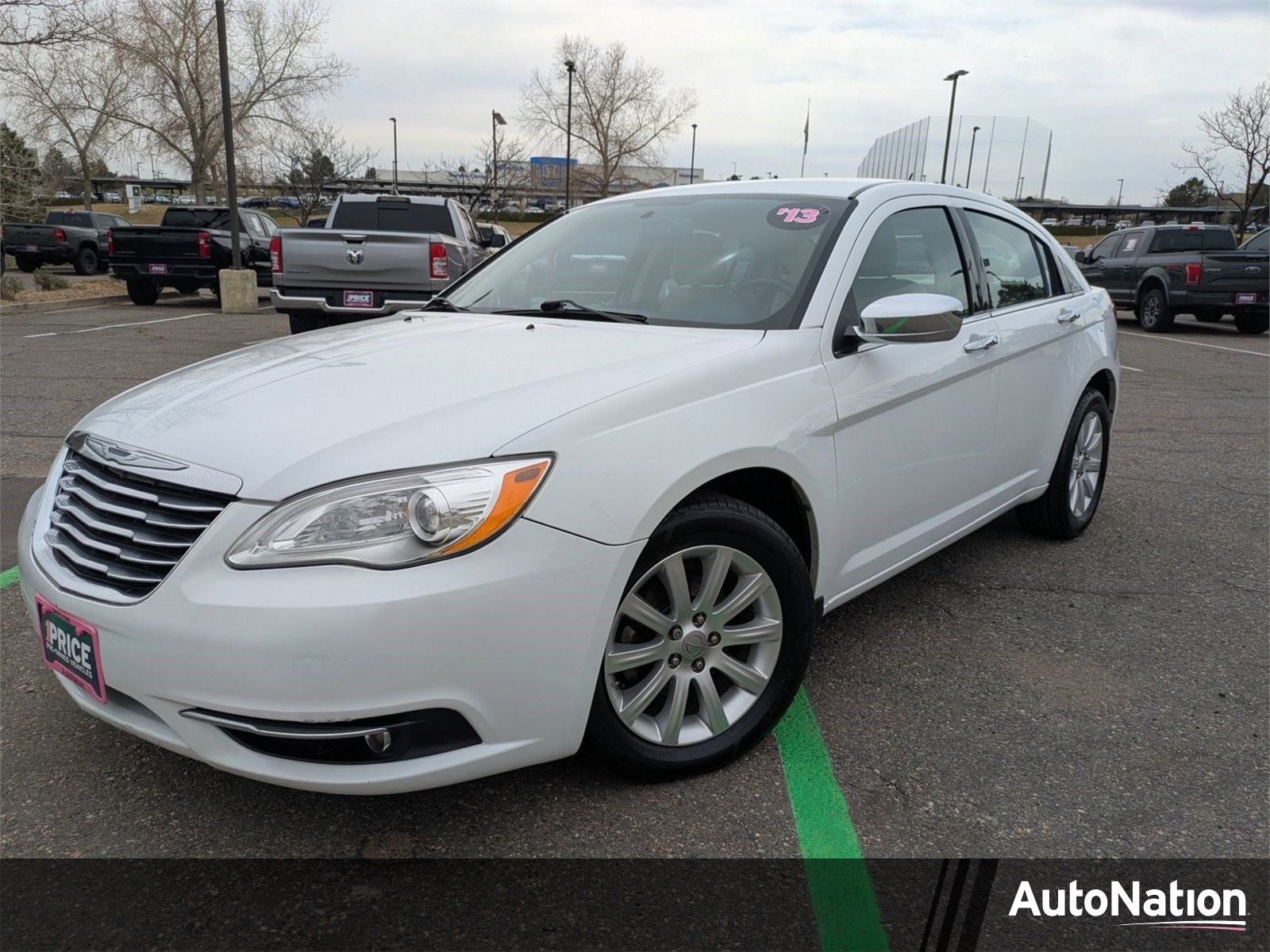2013 Chrysler 200 Limited's photo