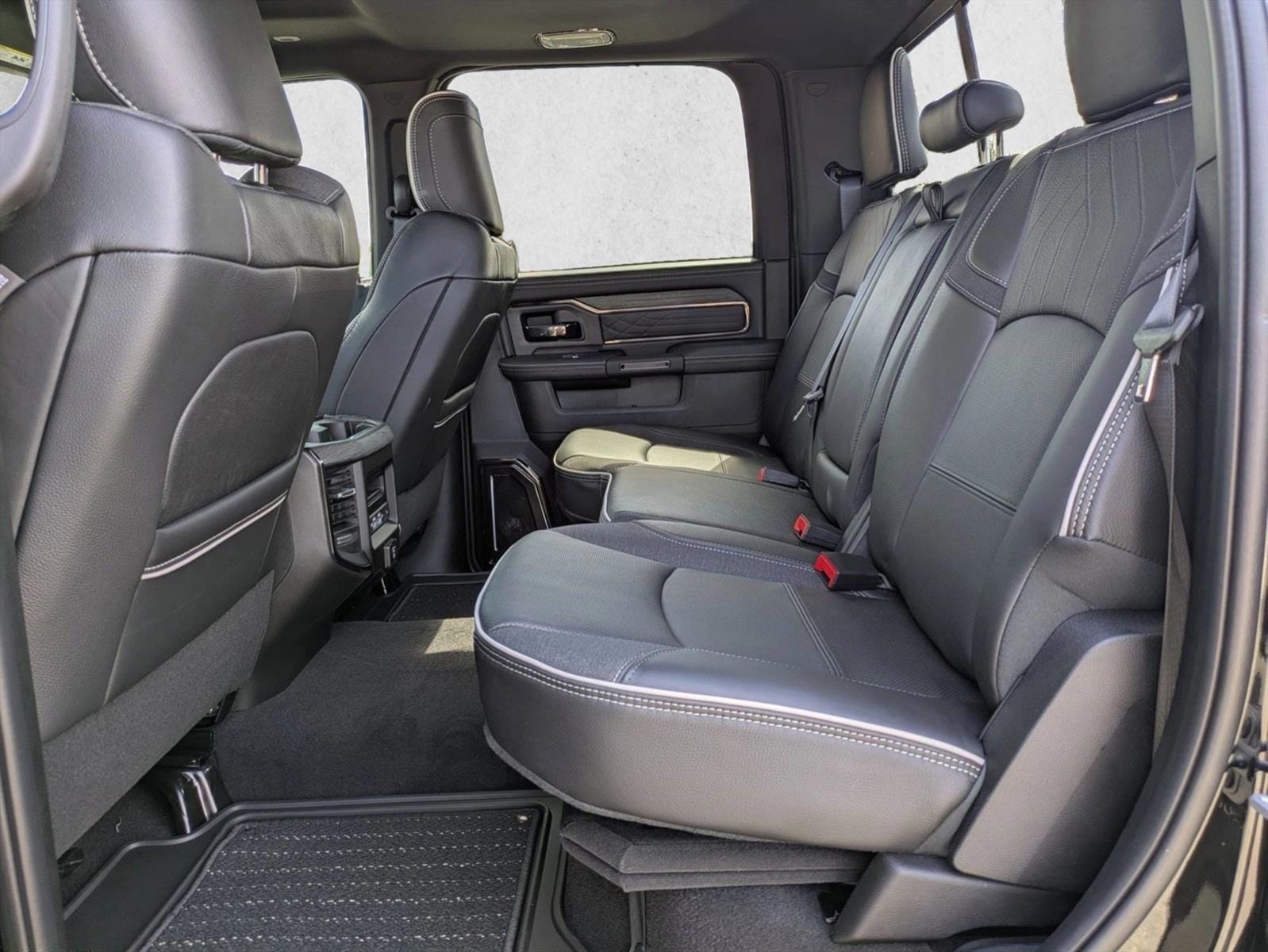 2025 RAM 2500 Limited - Photo 15