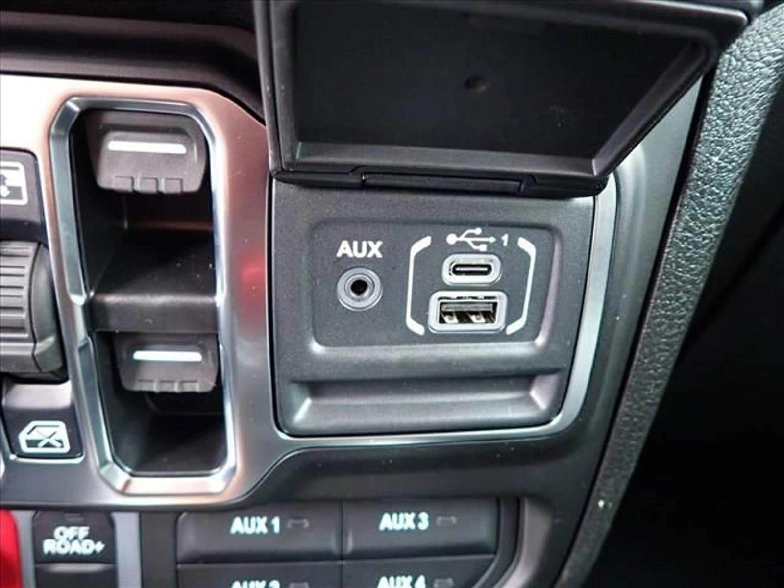 2025 Jeep Gladiator Willys - Photo 19