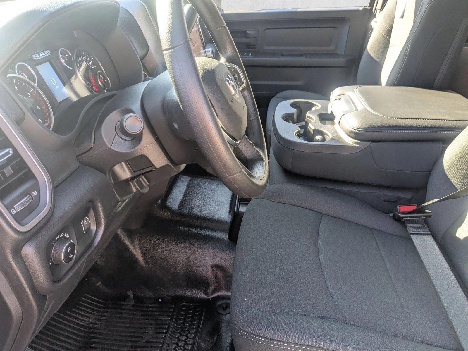 2025 Ram 2500 Tradesman photo 4