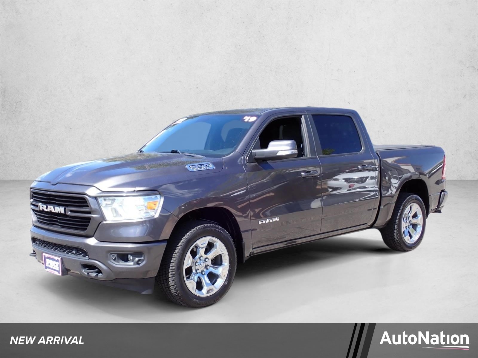 2019 RAM 1500 Big Horn/Lone Star 4x4 Crew Cab 5'7's photo