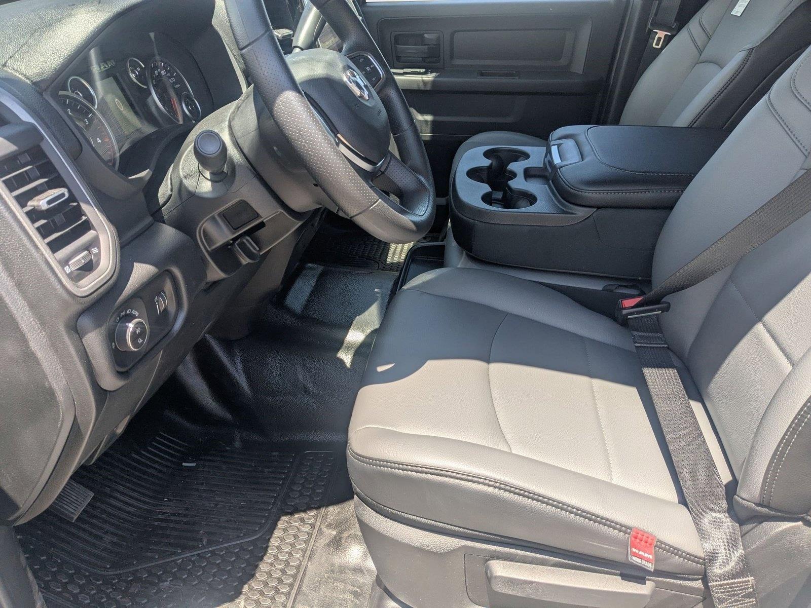 2025 Ram 2500 Tradesman photo 4