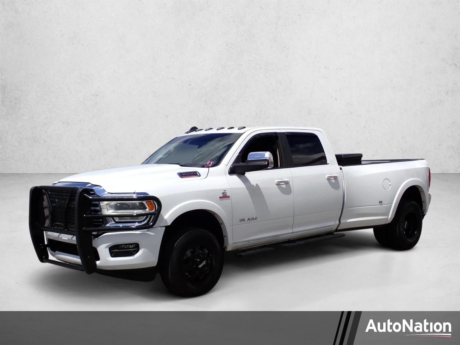 2019 RAM 3500 Laramie 4X4 Crew Cab LWB's photo