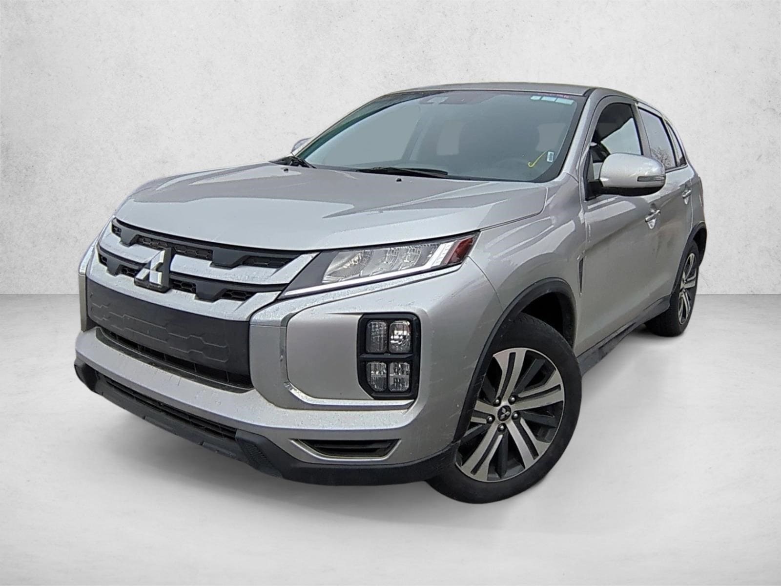 2024 Mitsubishi Outlander Sport SE's photo