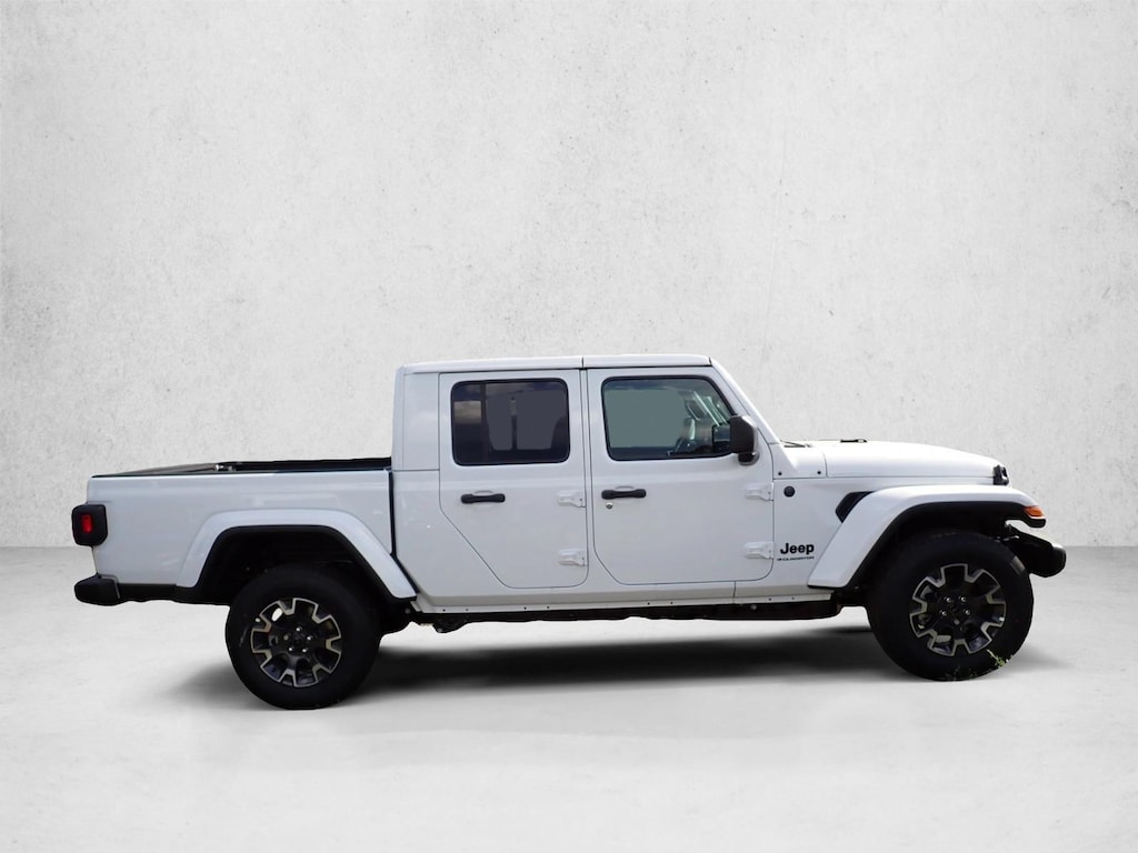 New 2026 Jeep Gladiator Sahara Truck Crew Cab