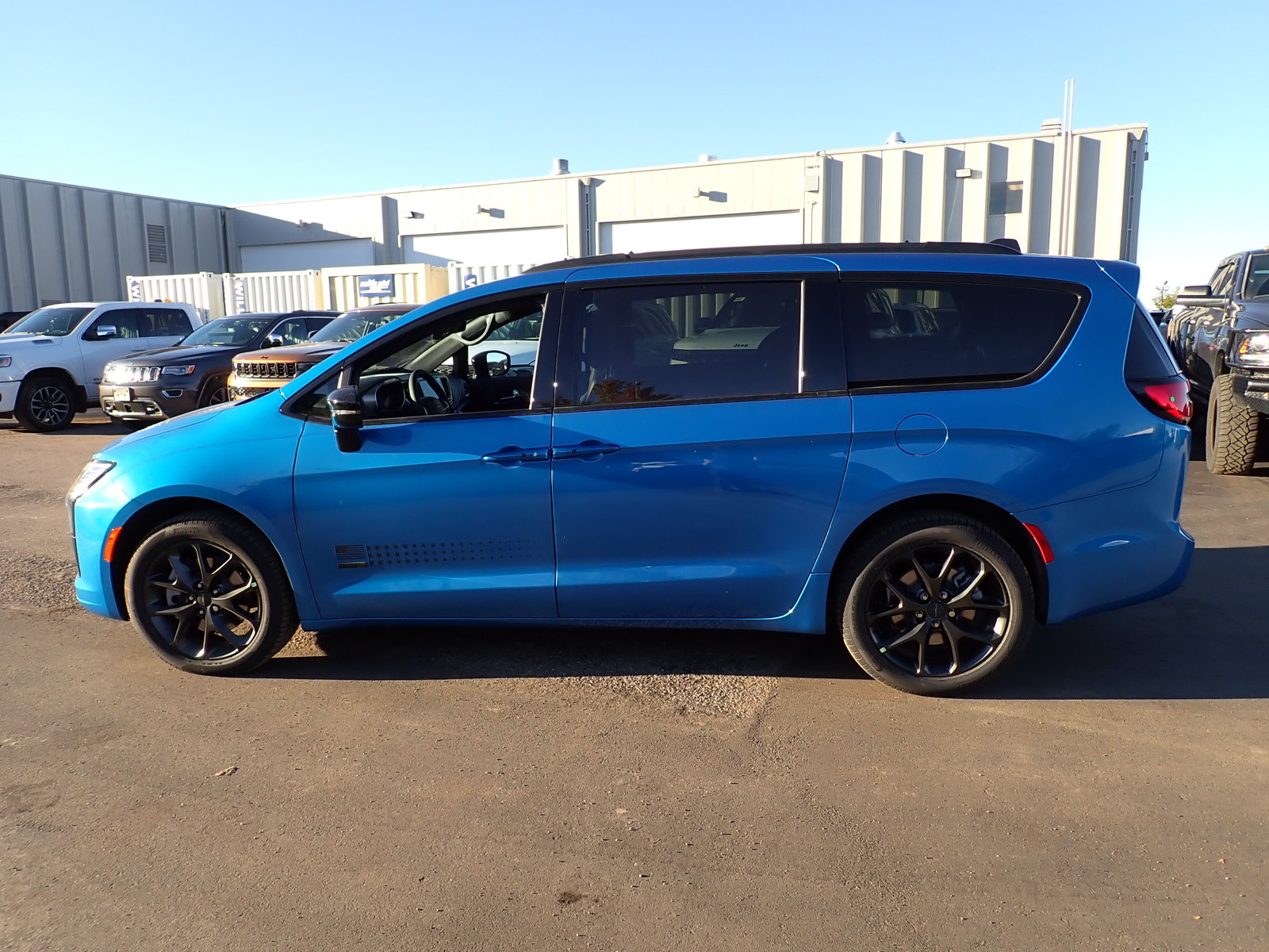 New 2027 Chrysler Pacifica Select Van Passenger Van