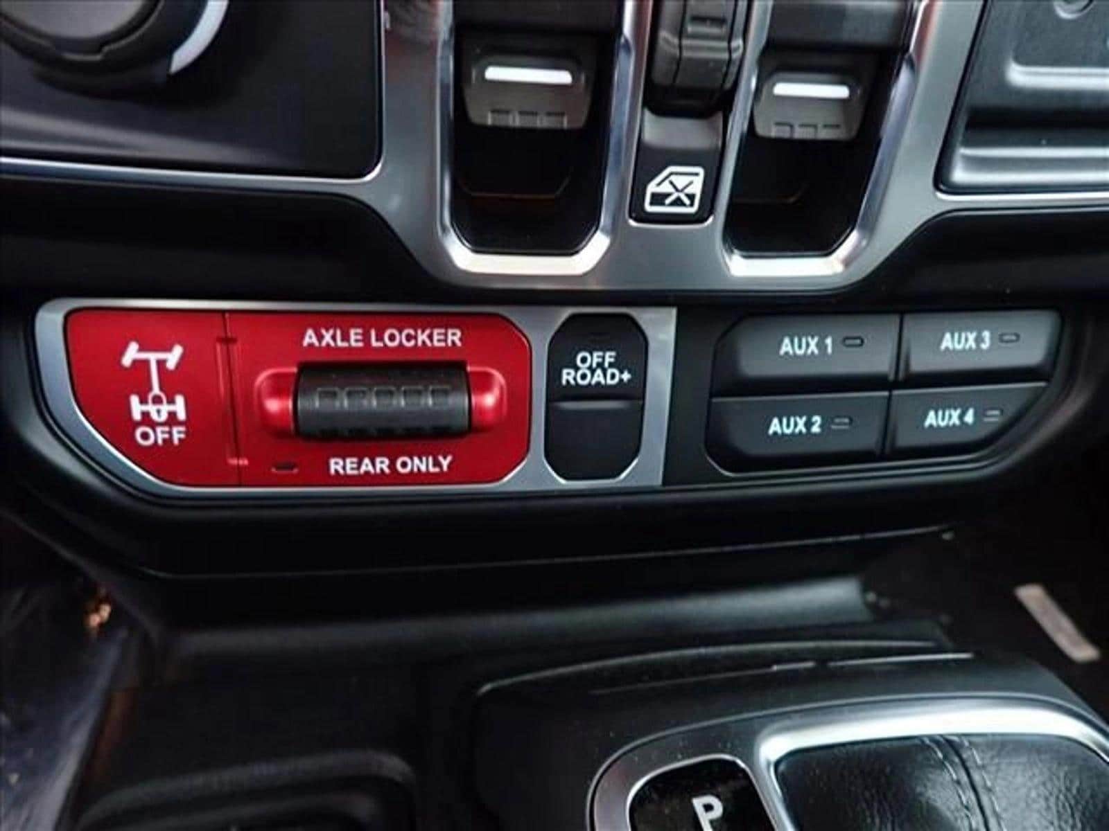 2025 Jeep Gladiator Willys - Photo 18
