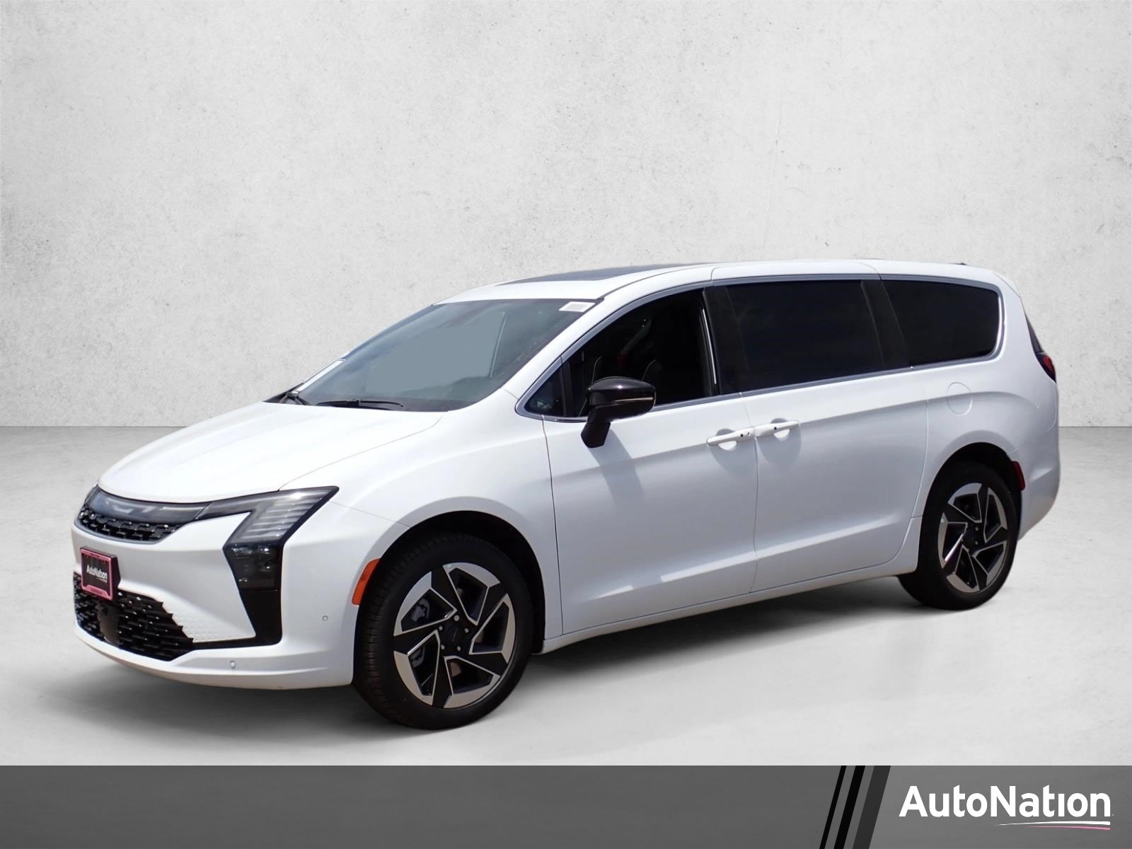 2027 Chrysler Pacifica Limited AWD's photo