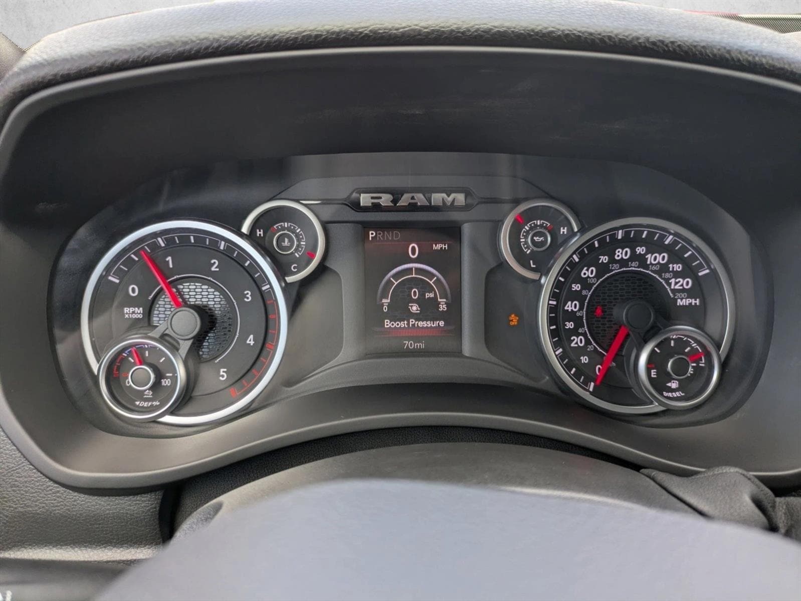 2025 RAM 2500 Tradesman - Photo 10