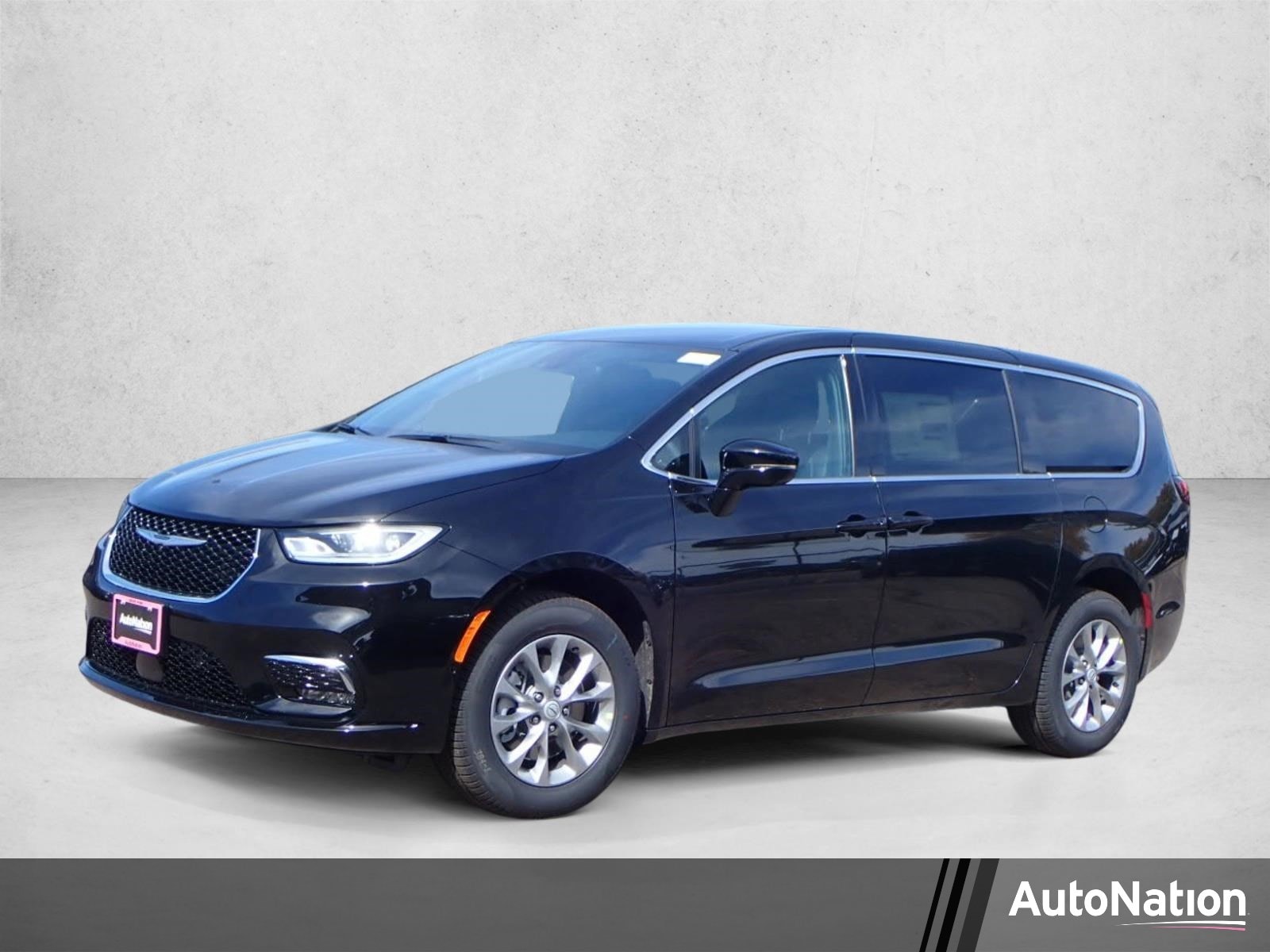 2026 Chrysler Pacifica Select AWD's photo