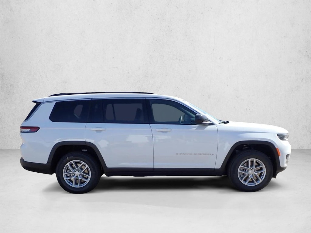 New 2026 Jeep Grand Cherokee Laredo SUV
