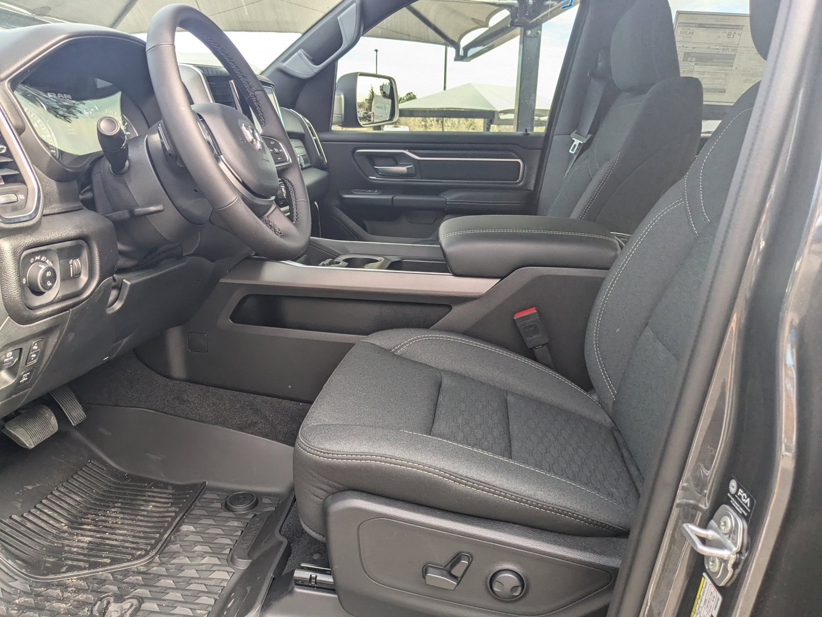 2025 Ram 1500 Big Horn photo 4