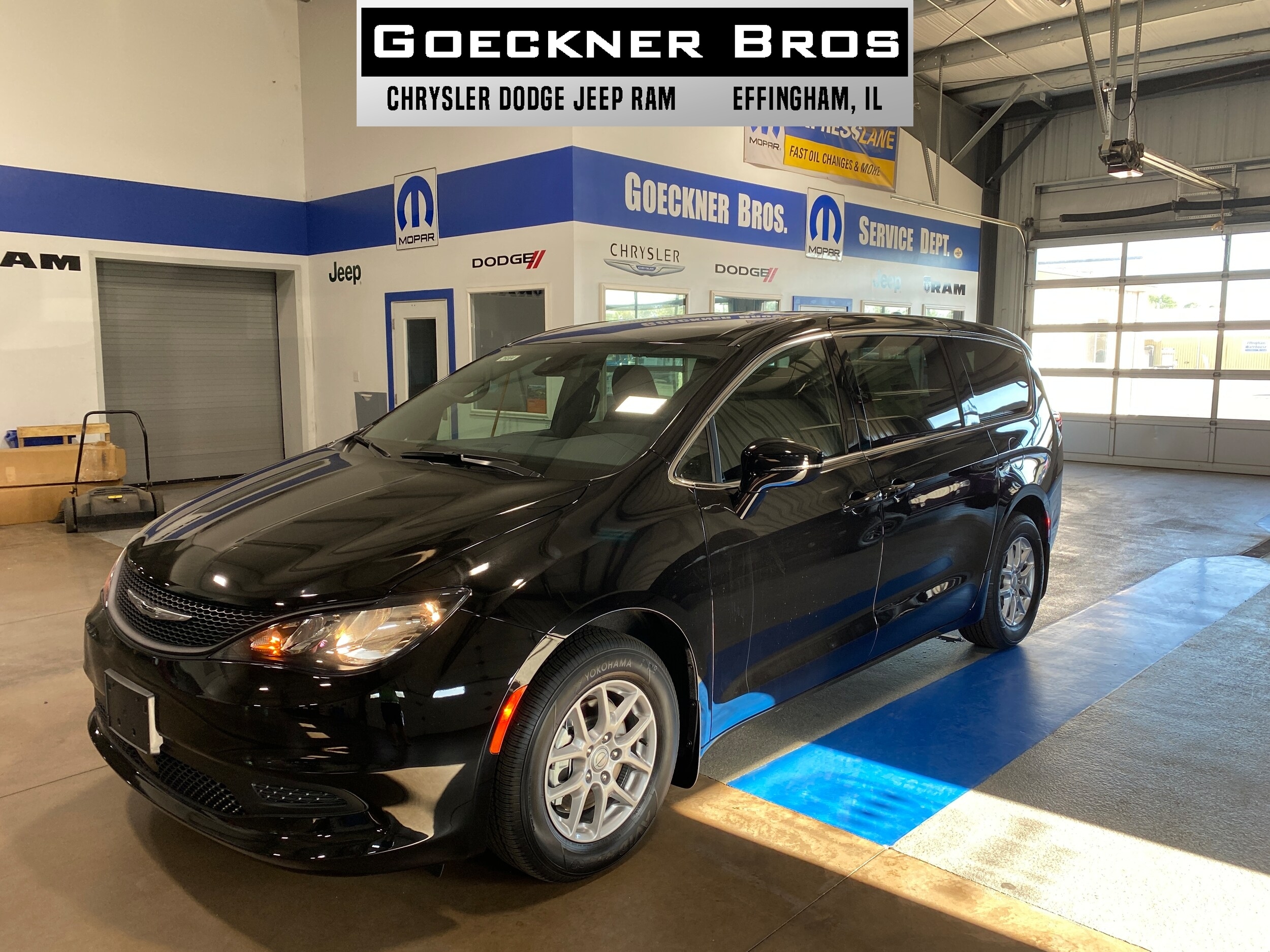 2026 Chrysler Voyager LX's photo