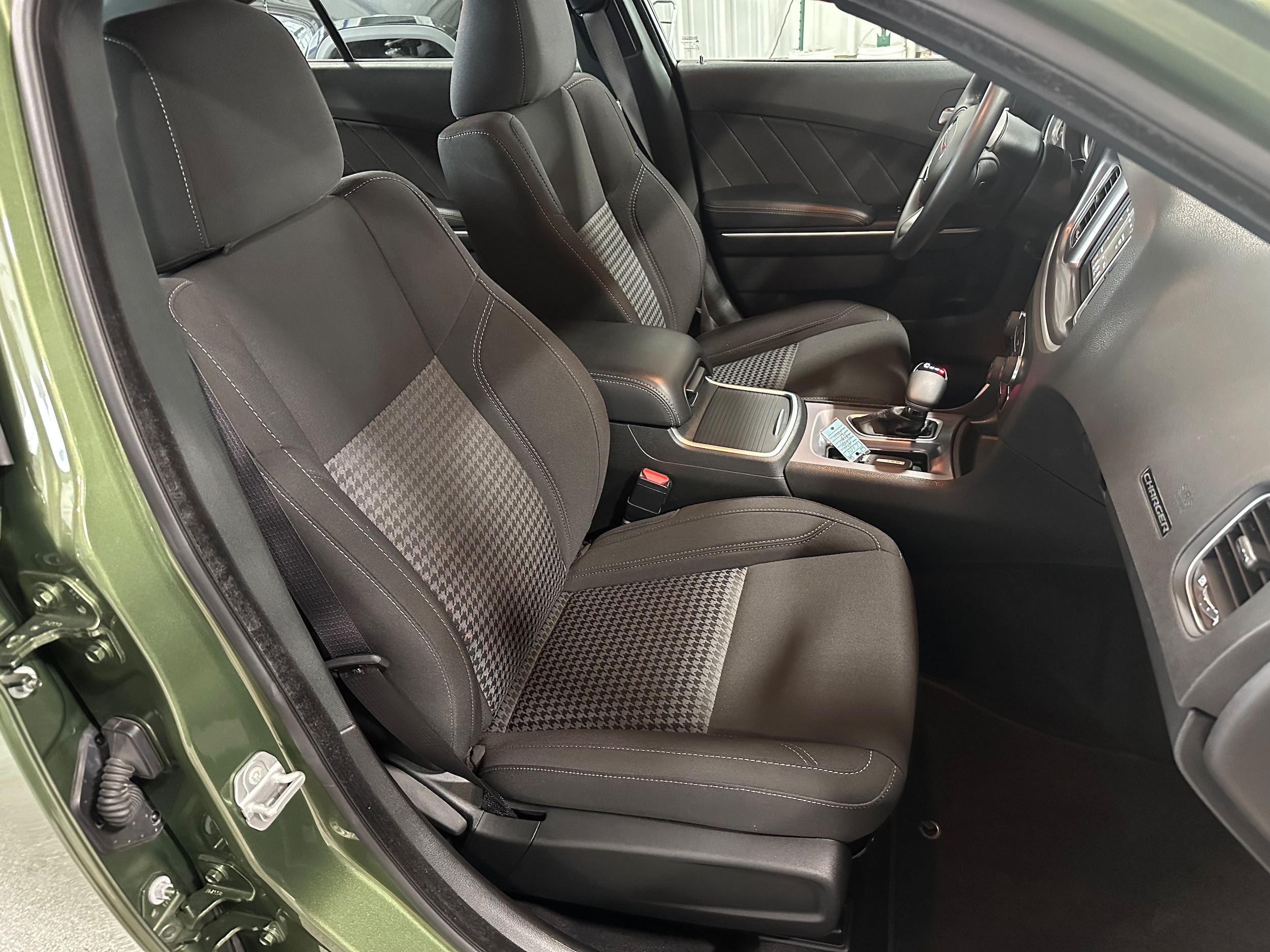 Used 2022 Dodge Charger SXT with VIN 2C3CDXBG2NH166998 for sale in Effingham, IL