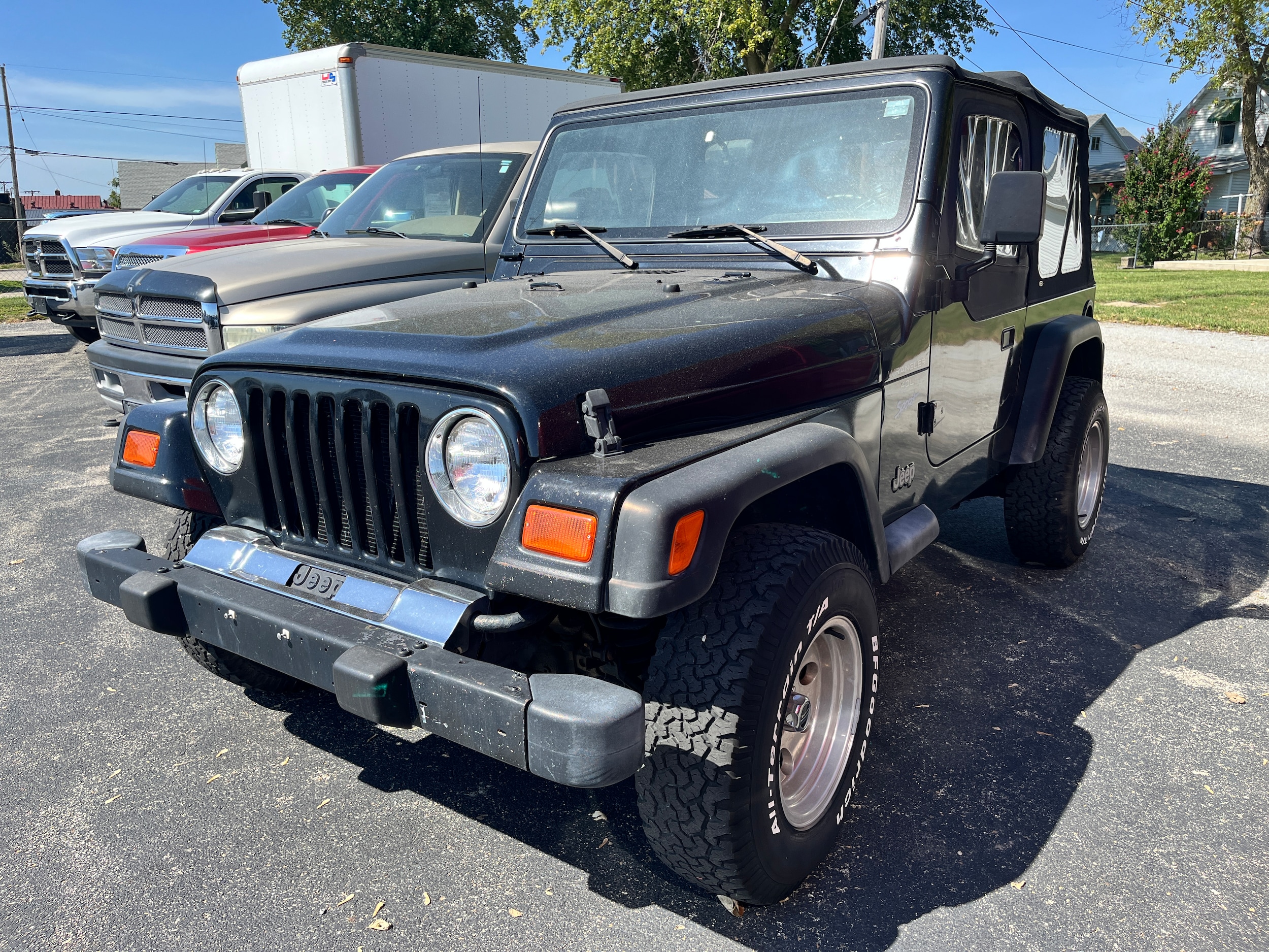 Used 1998 Jeep Wrangler SPORT with VIN 1J4FY19SXWP755633 for sale in Effingham, IL
