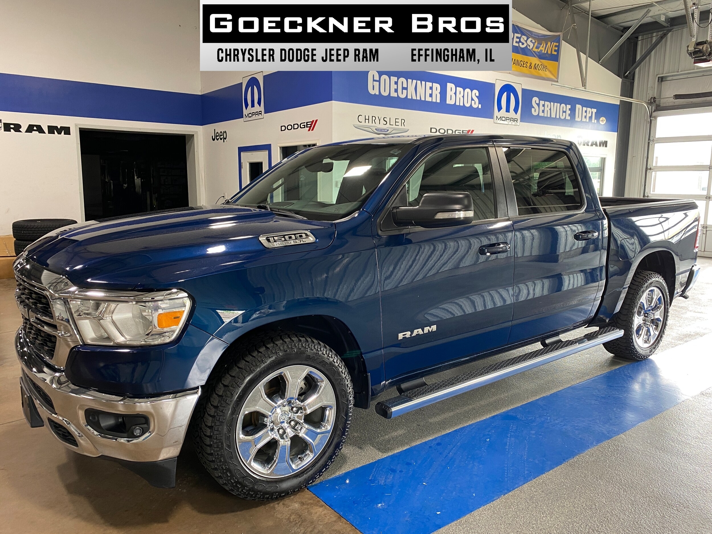 2022 RAM 1500 Big Horn/Lone Star 4x4 Crew Cab 5'7's photo