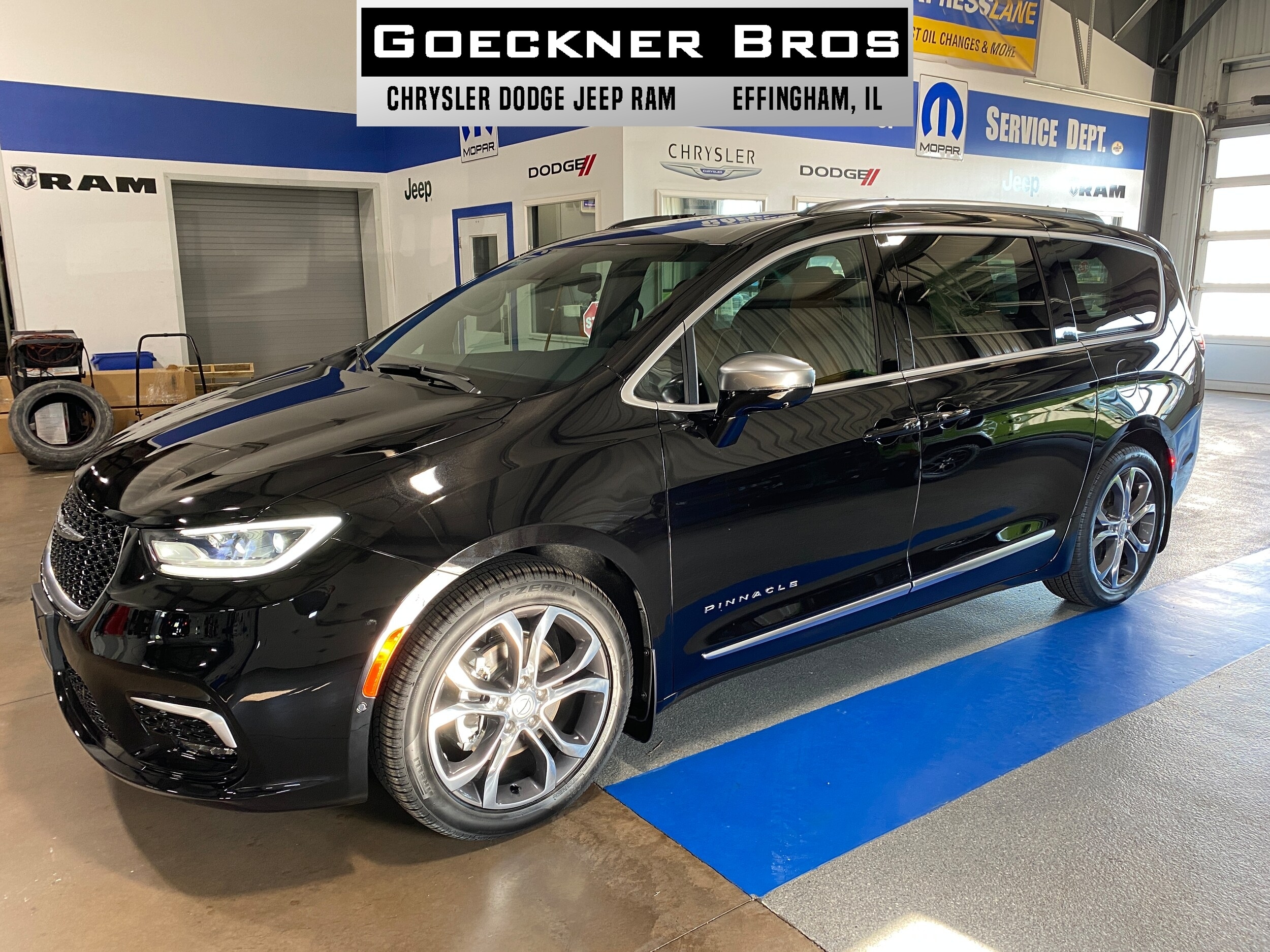 2026 Chrysler Pacifica Pinnacle's photo