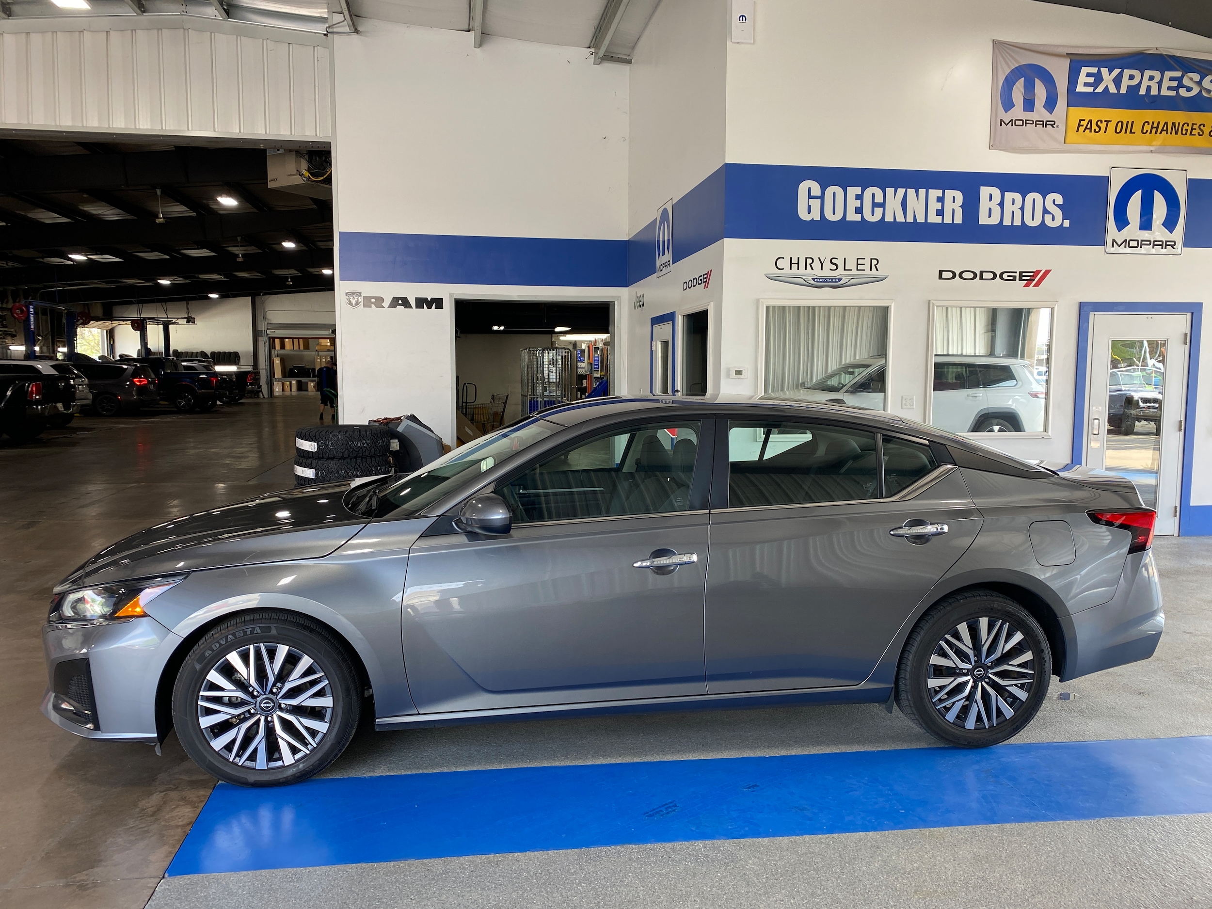 2023 Nissan Altima SV - Photo 10