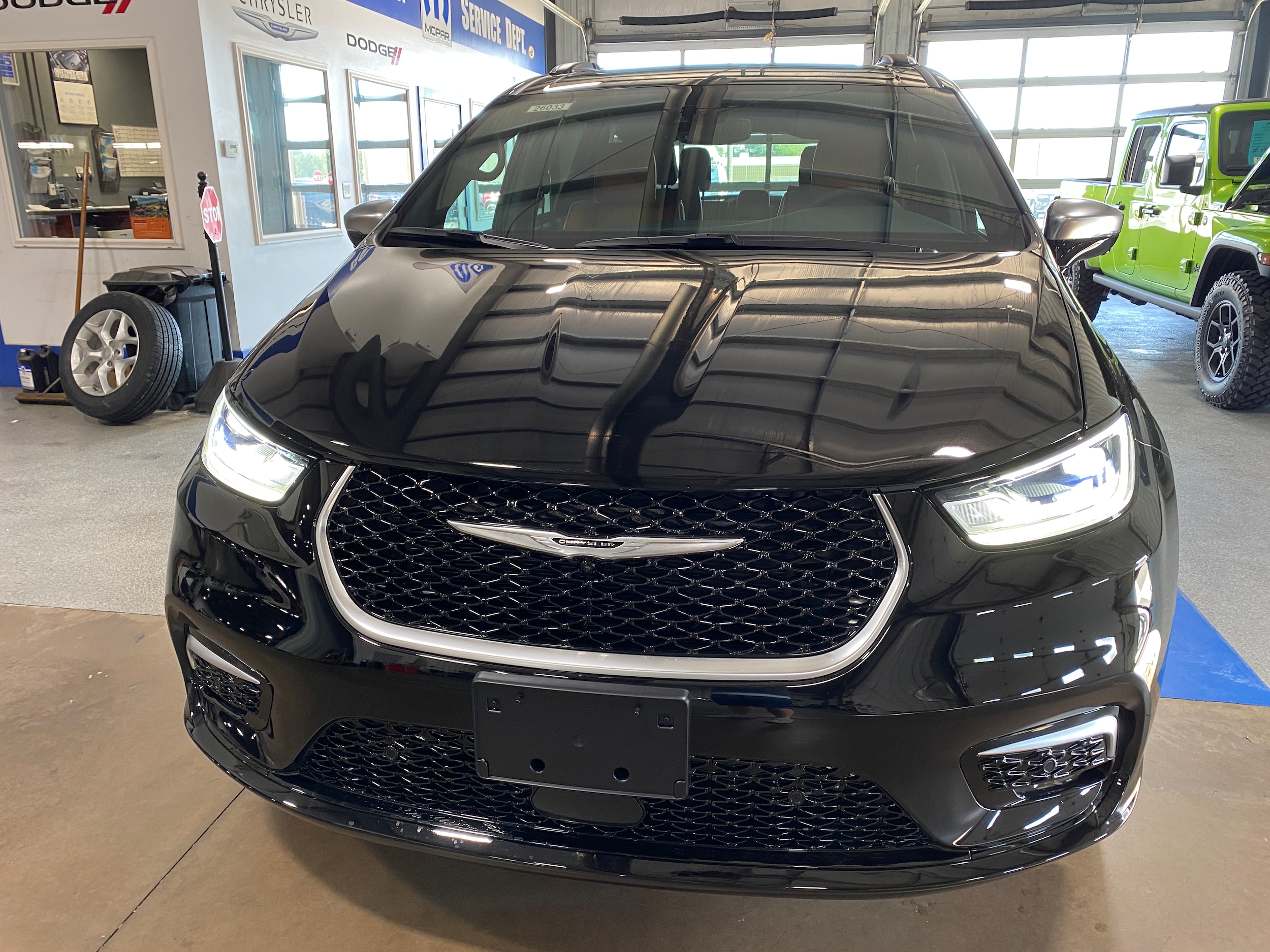 Vehicle Image 2
