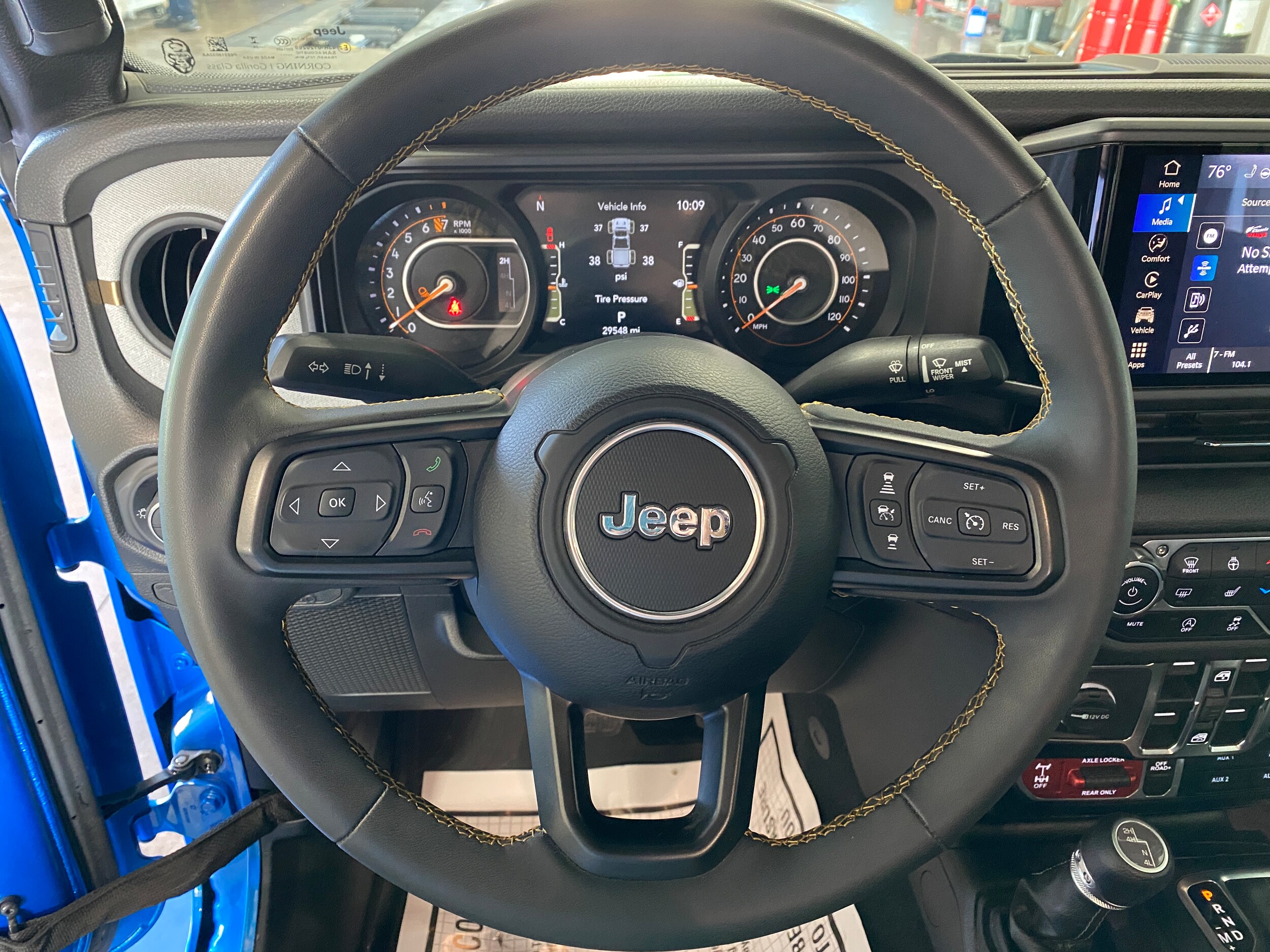 2024 Jeep Gladiator Willys - Photo 18